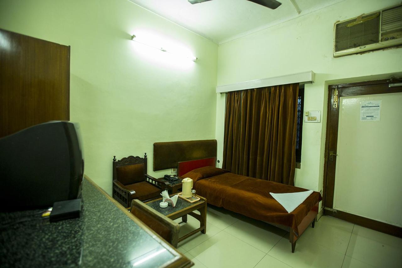 Deep Hotel Lucknow Exterior photo
