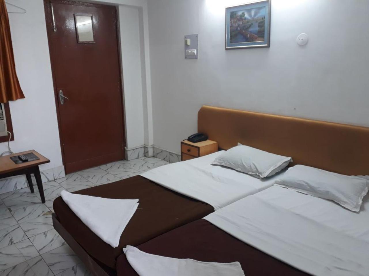Deep Hotel Lucknow Exterior photo