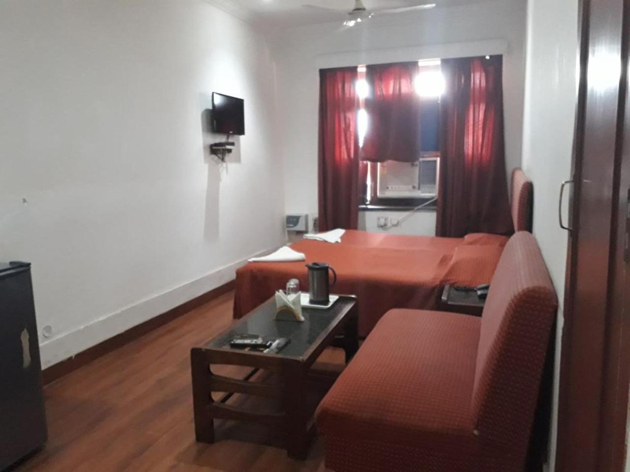 Deep Hotel Lucknow Exterior photo