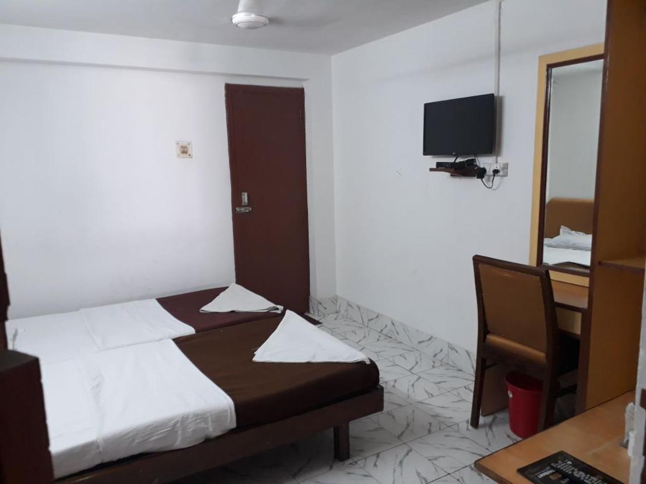 Deep Hotel Lucknow Exterior photo